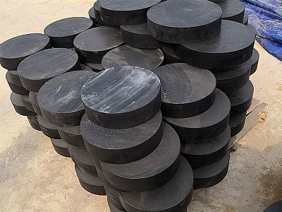 綦江区板式橡胶支座由若干层橡胶片与薄钢板经加压硫化